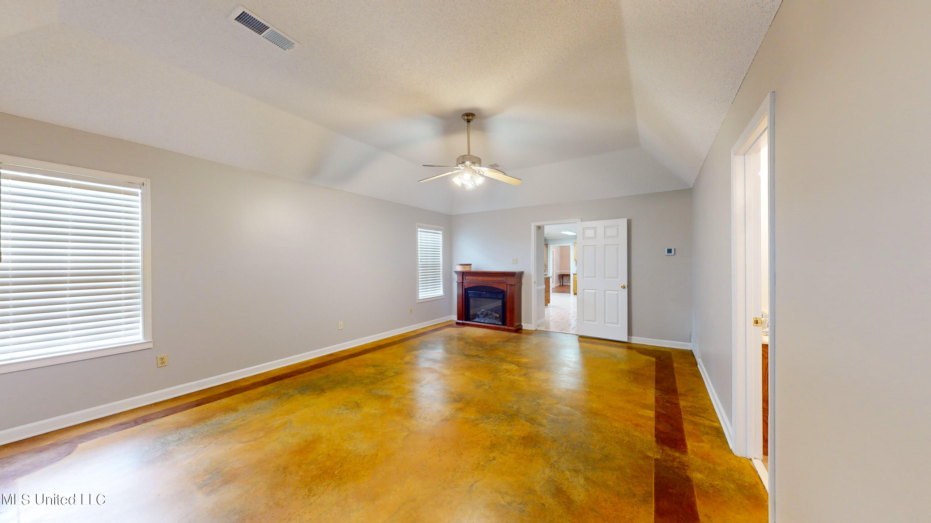 5295 Coleman Road Olive Branch, MS 38654 - Photo 19 of 41 master bedroom