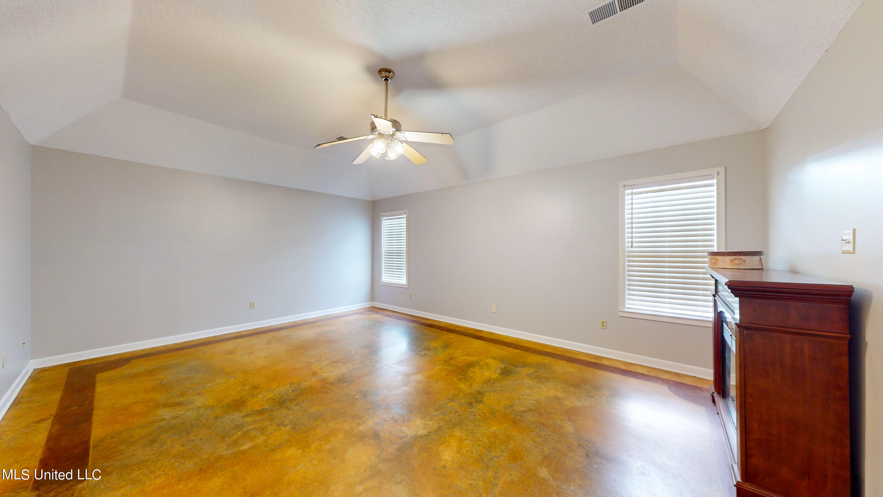 5295 Coleman Road Olive Branch, MS 38654 - Photo 20 of 41 master bedroom
