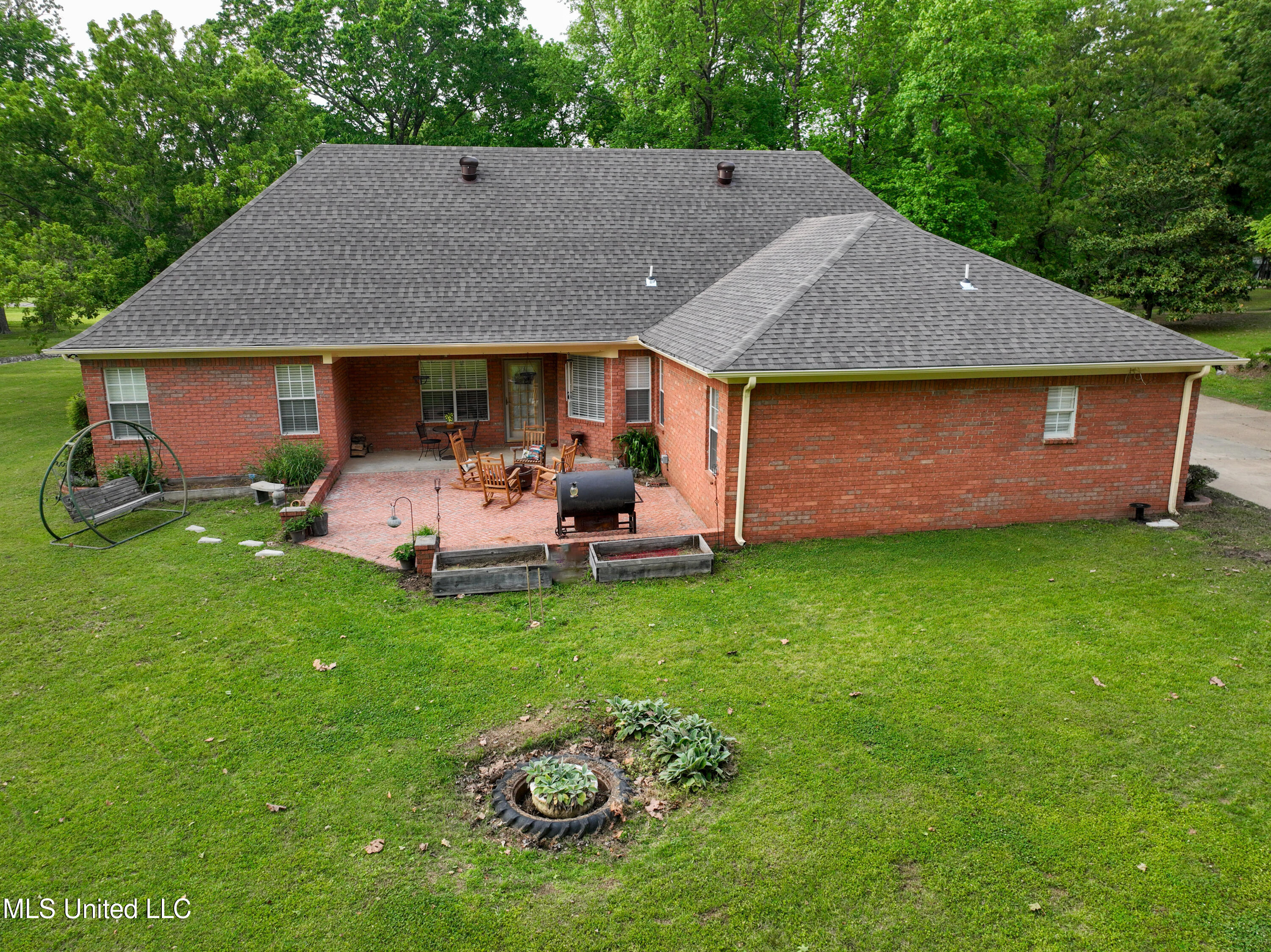 5295 Coleman Road Olive Branch, MS 38654 - Photo 32 of 41 back exterior