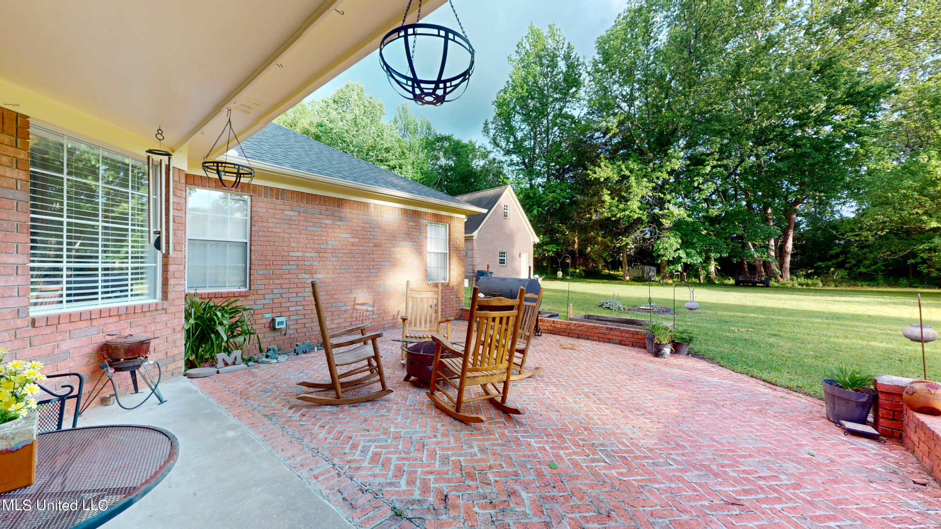5295 Coleman Road Olive Branch, MS 38654 - Photo 33 of 41 patio