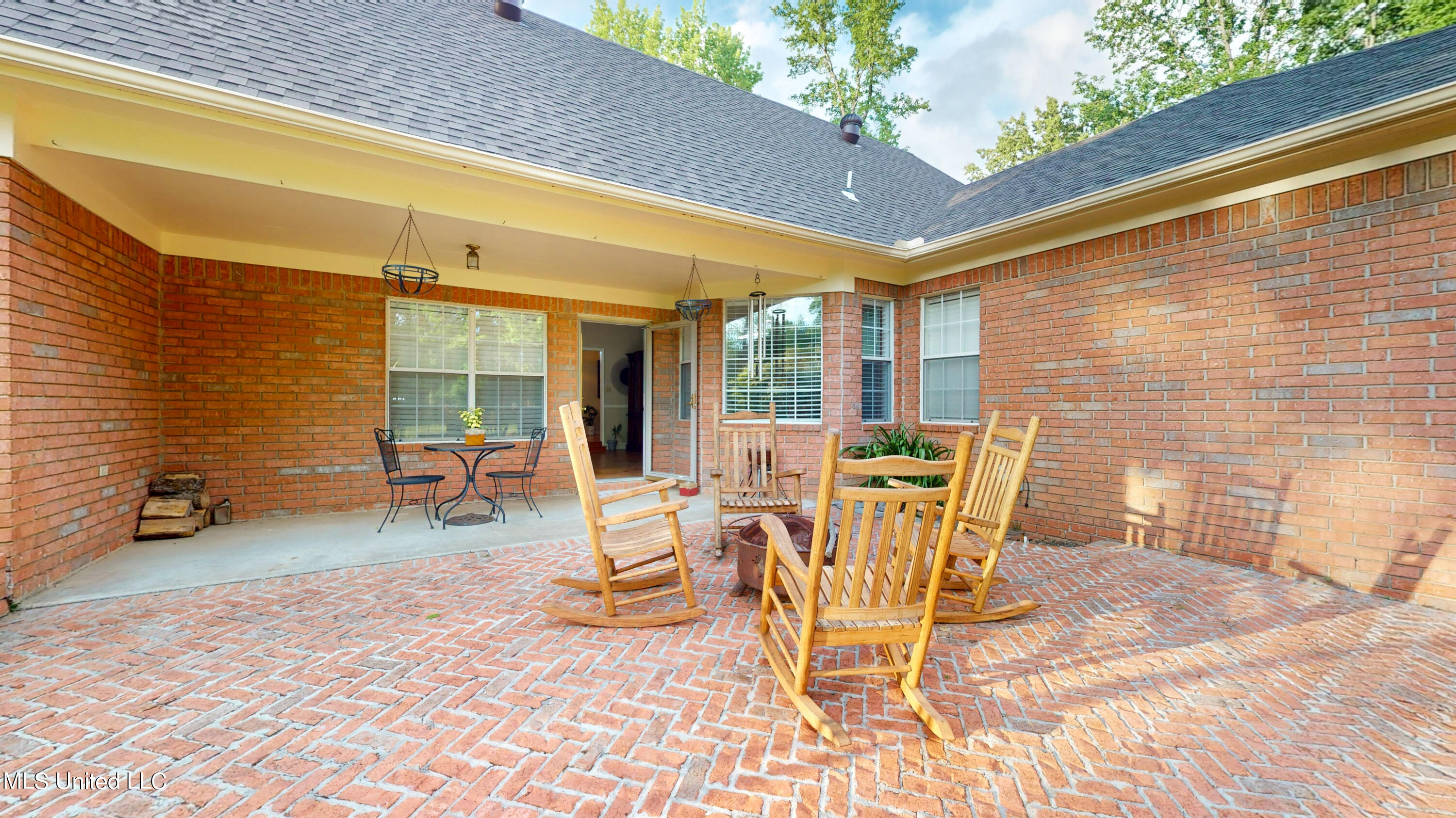 5295 Coleman Road Olive Branch, MS 38654 - Photo 35 of 41 patio