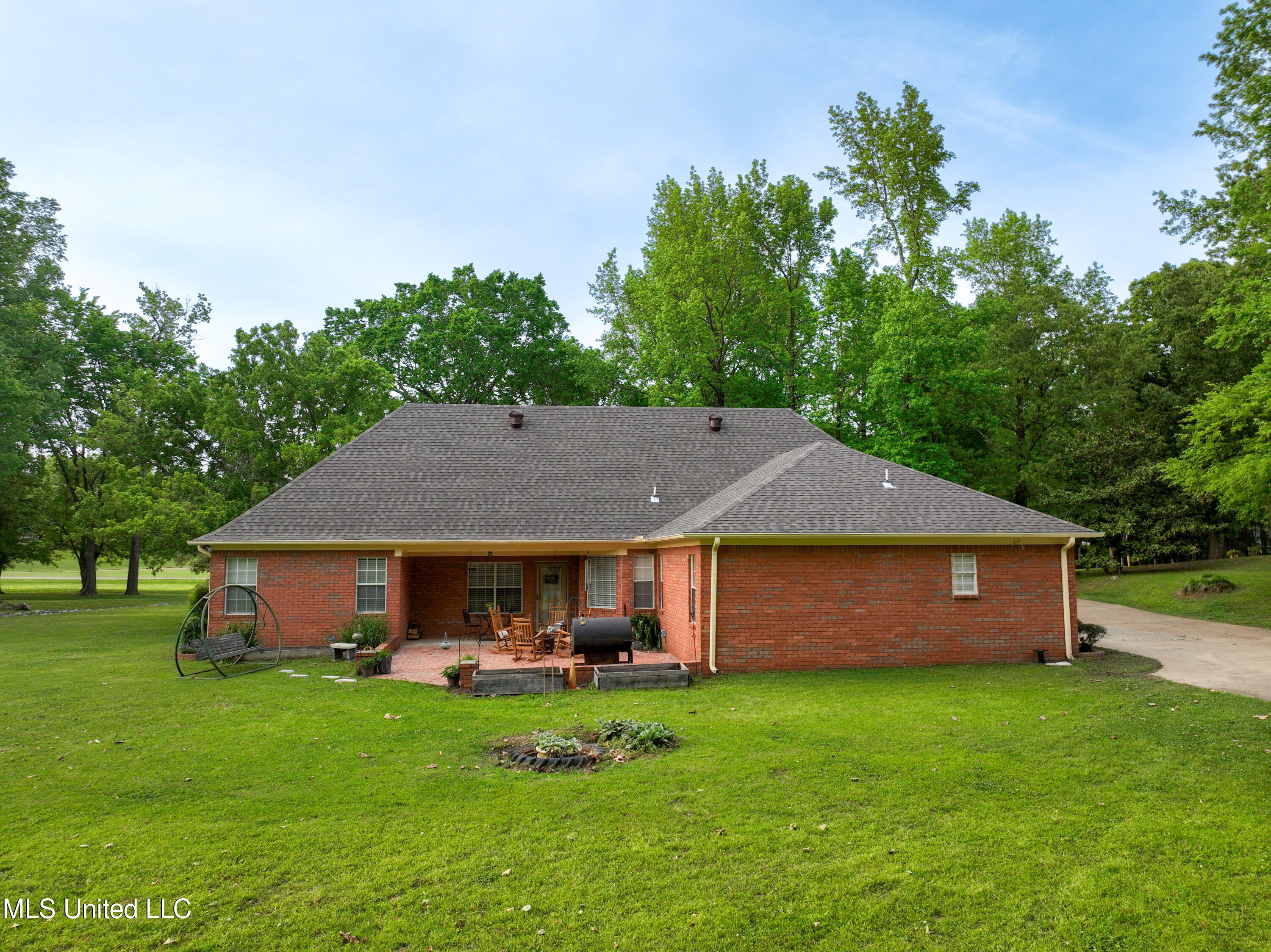 5295 Coleman Road Olive Branch, MS 38654 - Photo 39 of 41 backyard