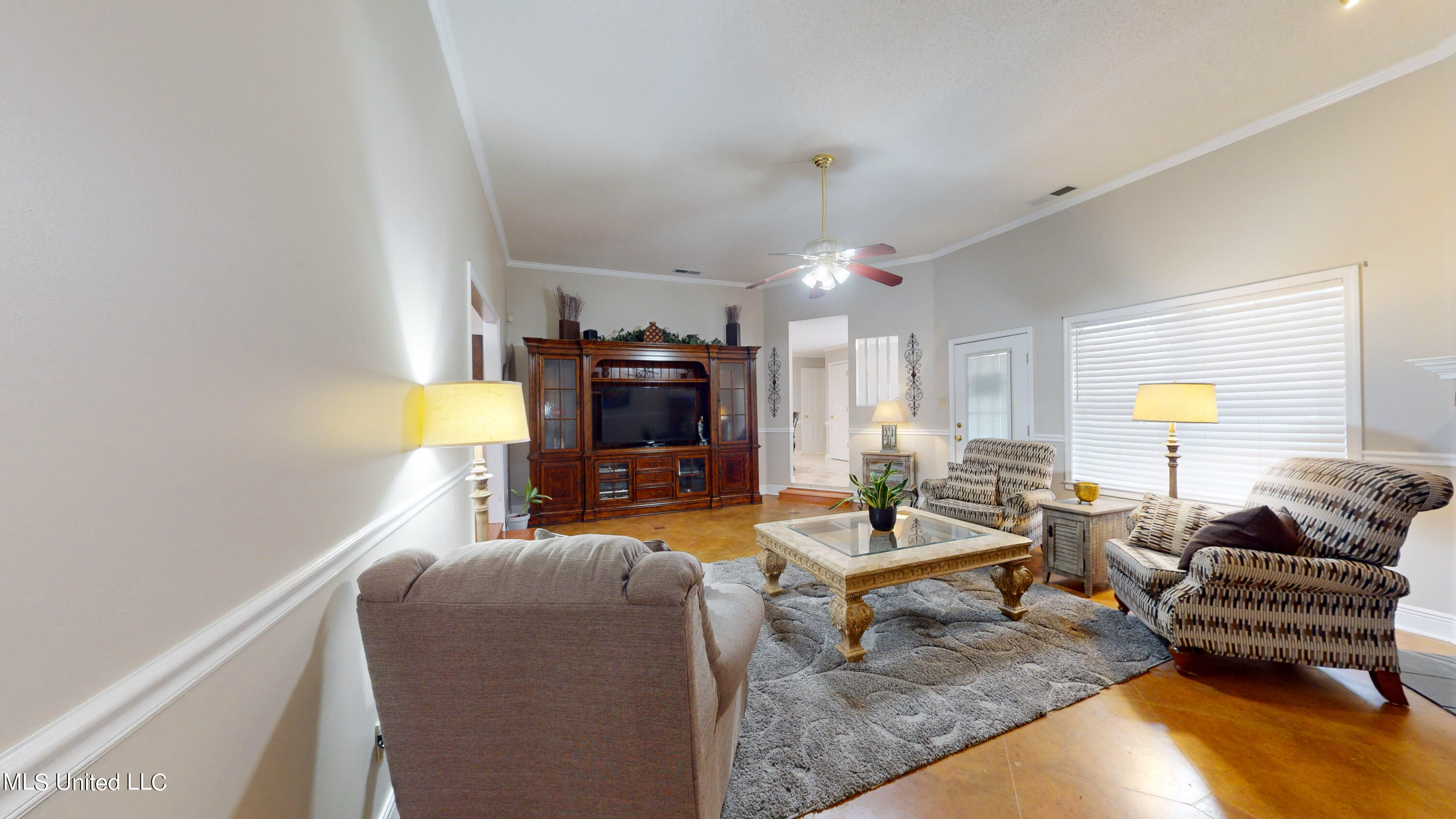 5295 Coleman Road Olive Branch, MS 38654 - Photo 10 of 41 family room