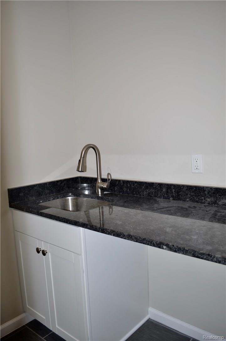 12250 Dunham Road Hartland, MI 48353 - Photo 11 of 15 Laundry