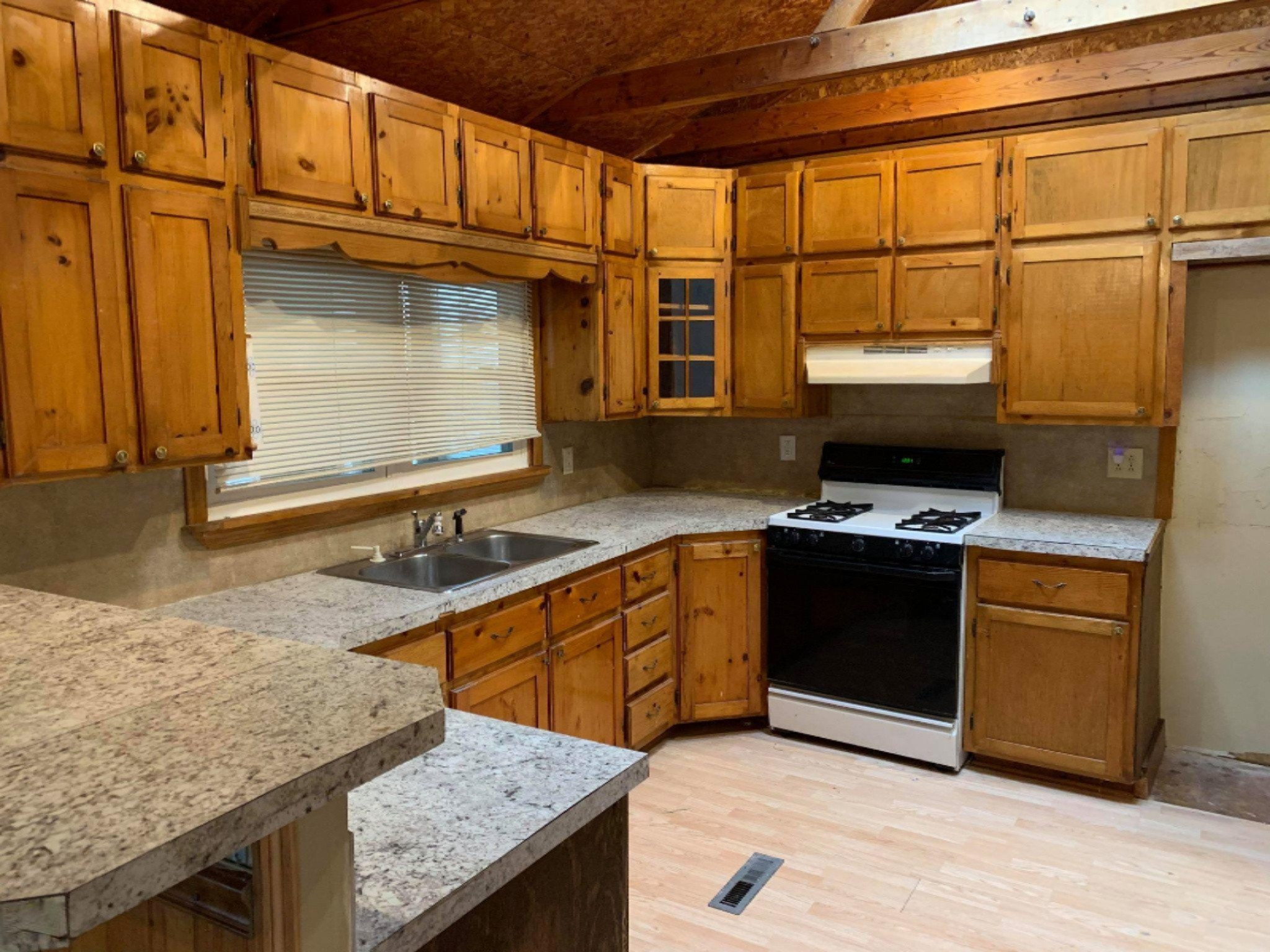 1191 South Brks Road Muskegon, MI 49442 - Photo 2 of 16 53391154_1020171778171820_46749890388919