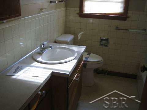 3535 South Washington Road Saginaw, MI 48601 - Photo 8 of 9 20033649-7.JPG