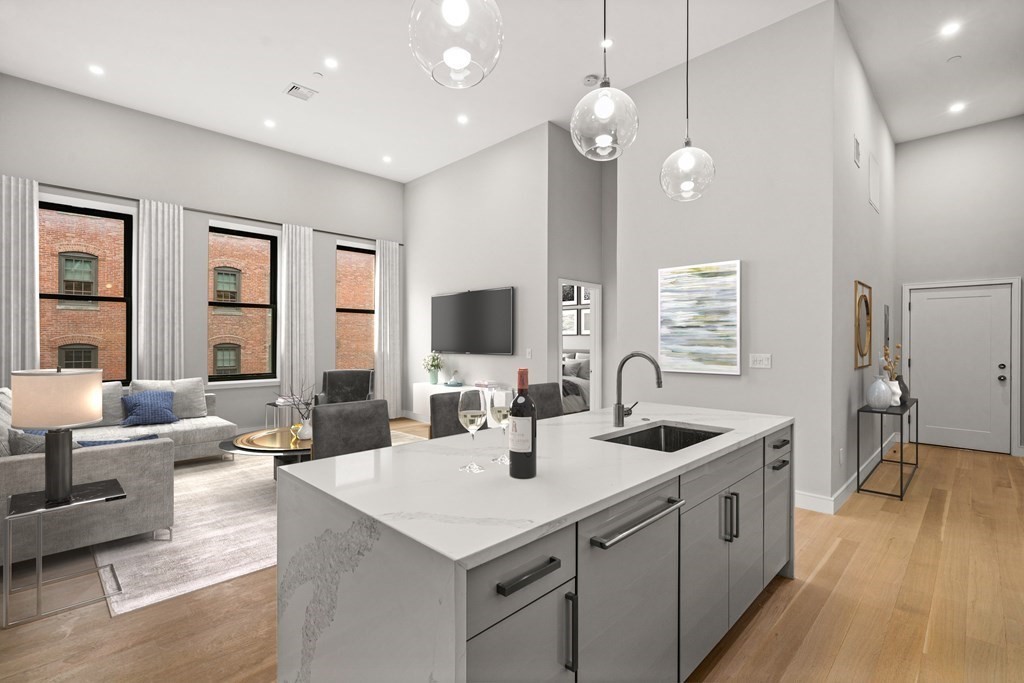 355 Congress Street, Unit 501 Boston, MA 02210 - Photo 2 of 6