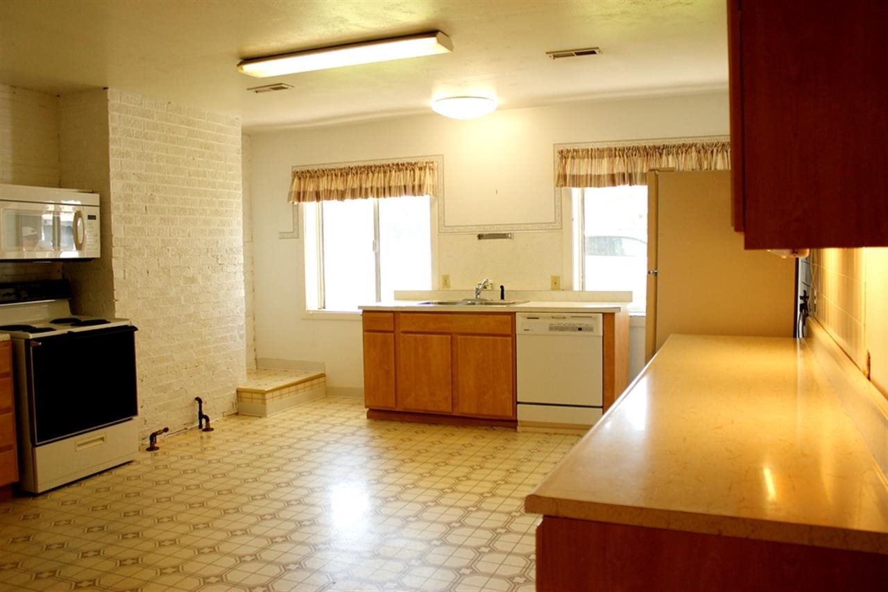 1204 South University Road Spokane Valley, WA 99206 - Photo 5 of 16 Gallery Image 5