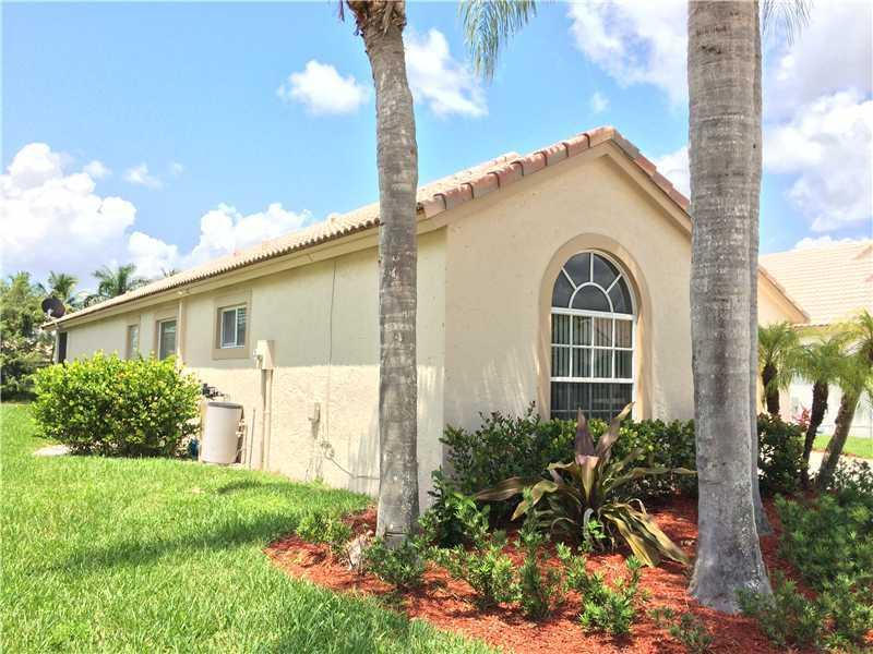 1773 Barnstable Road Wellington, FL 33414 - Photo 2 of 20 L Side