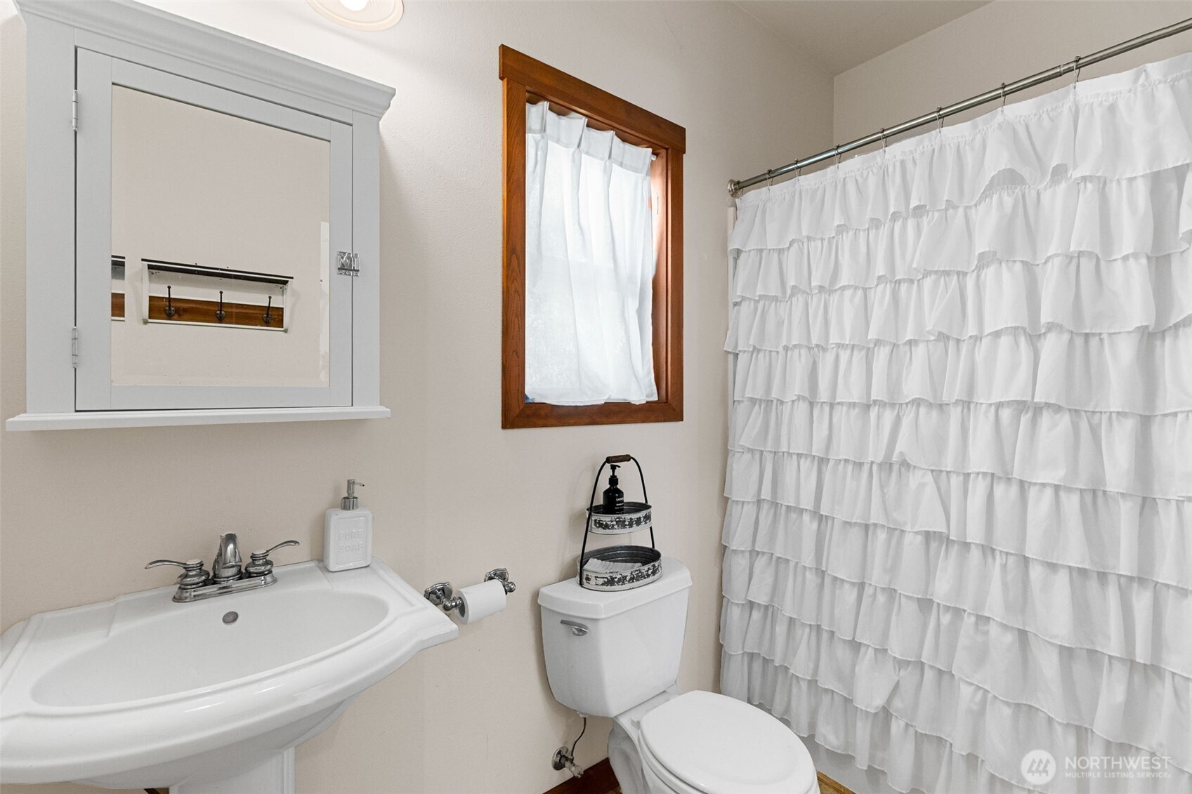 8733 Johnson Point Road Northeast Olympia, WA 98516 - Photo 9 of 40 Gallery Image 9
