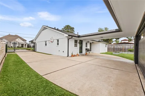 $639,900 | 4509 Brookwoods Drive, Houston, TX 77092