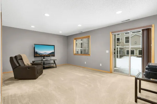 $345,000 | 3190 Frontier Drive, Woodbury, MN 55129