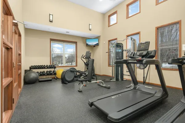 $345,000 | 3190 Frontier Drive, Woodbury, MN 55129