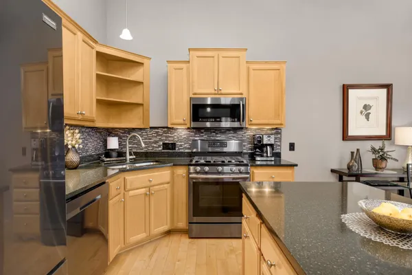 $345,000 | 3190 Frontier Drive, Woodbury, MN 55129