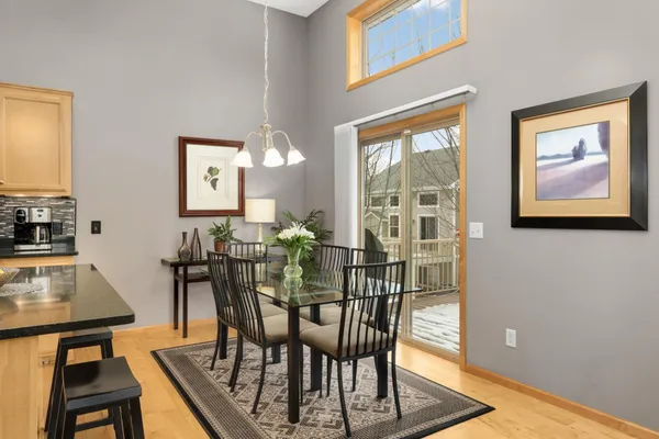 $345,000 | 3190 Frontier Drive, Woodbury, MN 55129