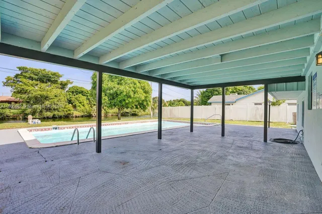 $699,000 | 1659 40th Street, West Palm Beach, FL 33407