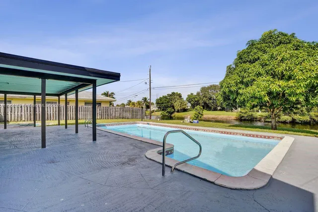 $699,000 | 1659 40th Street, West Palm Beach, FL 33407