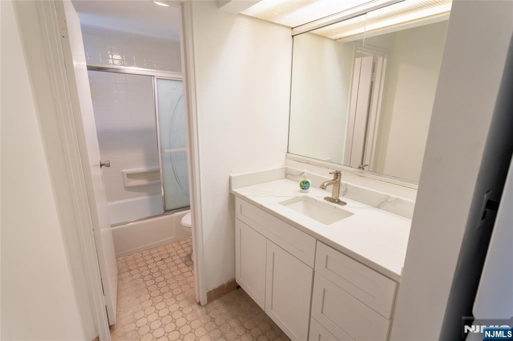 365 River Road, Unit E Nutley, NJ 07110 - Photo 20 of 32