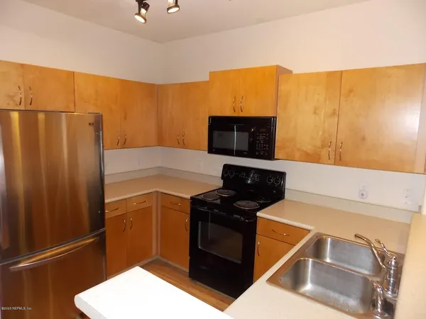 $1,395 | 8290 Gate Parkway West, Unit 414, Jacksonville, FL 32216