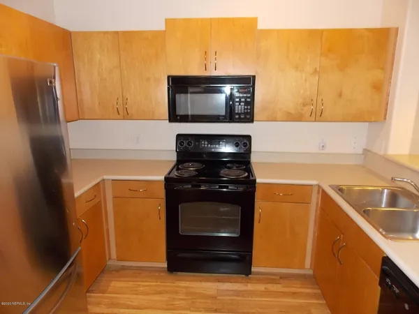 $1,395 | 8290 Gate Parkway West, Unit 414, Jacksonville, FL 32216