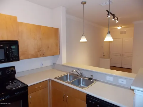 $1,395 | 8290 Gate Parkway West, Unit 414, Jacksonville, FL 32216