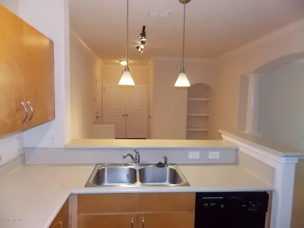 $1,395 | 8290 Gate Parkway West, Unit 414, Jacksonville, FL 32216