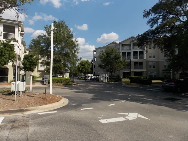 $1,395 | 8290 Gate Parkway West, Unit 414, Jacksonville, FL 32216