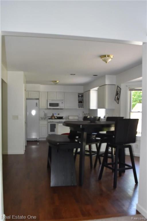 374 East South Boulevard Rochester, MI 48307 - Photo 8 of 21