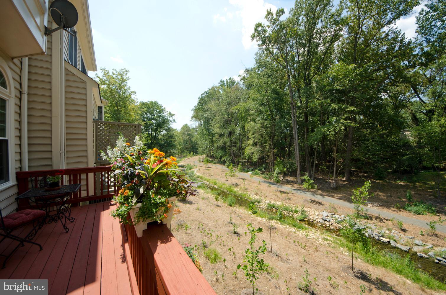 158 Rees Place Falls Church, VA 22046 - Photo 36 of 37 Upper Deck