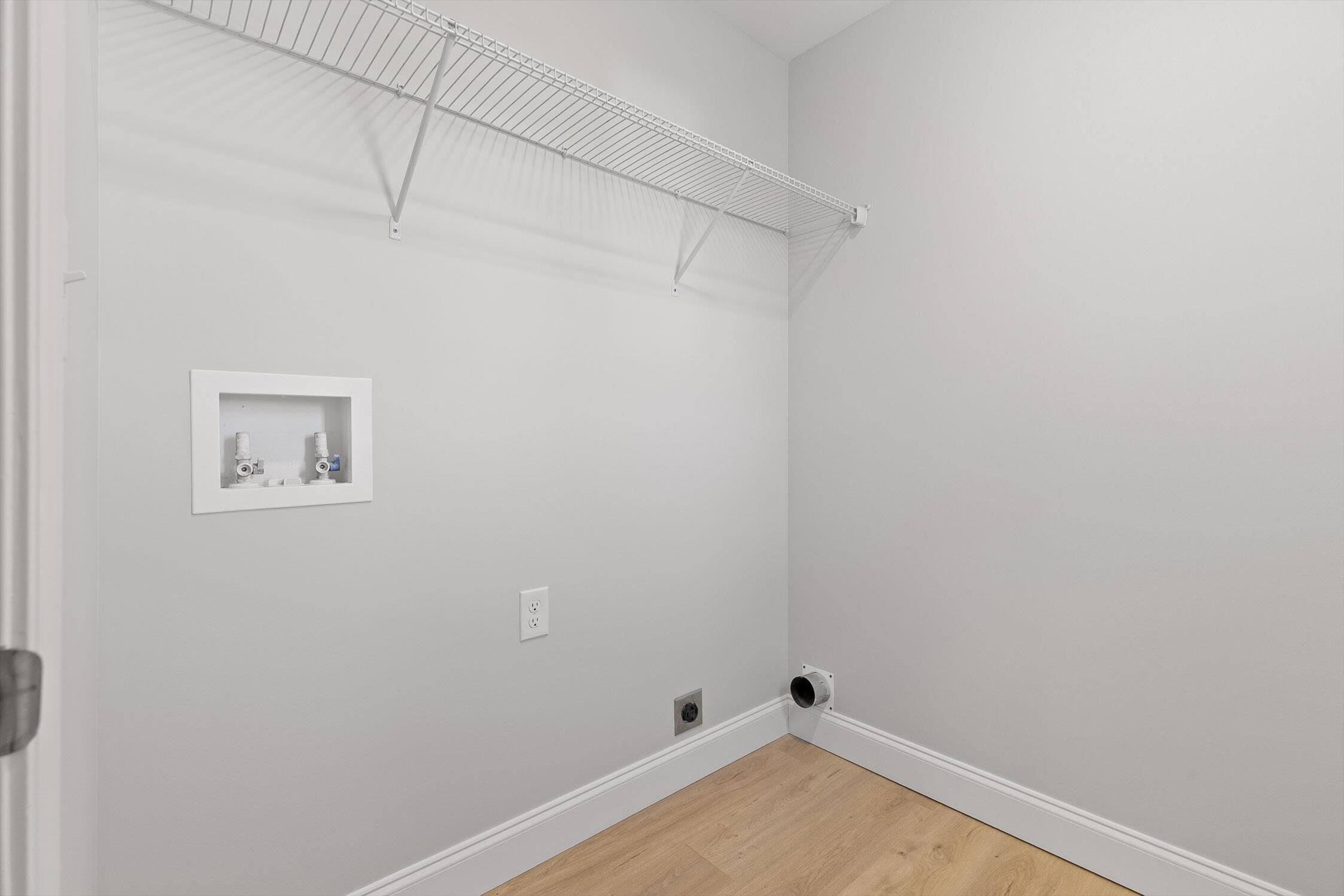 41 Timberidge Drive Chatsworth, GA 30705 - Photo 23 of 29 Large laundry room