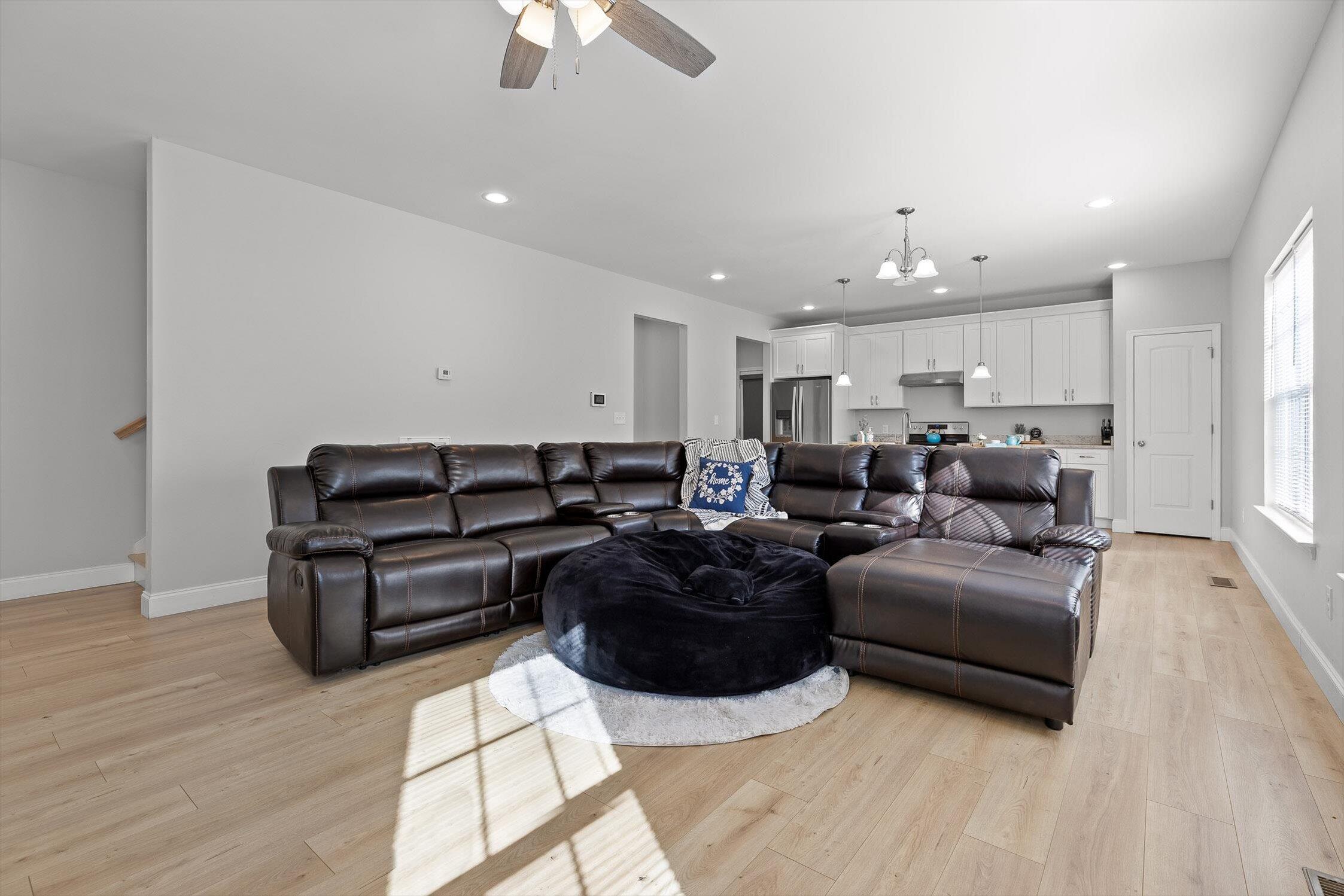 41 Timberidge Drive Chatsworth, GA 30705 - Photo 5 of 29 Huge open Great Room!