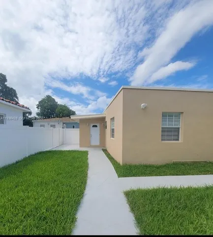 $2,400 | 2265 Southwest 15th Street, Miami, FL 33145
