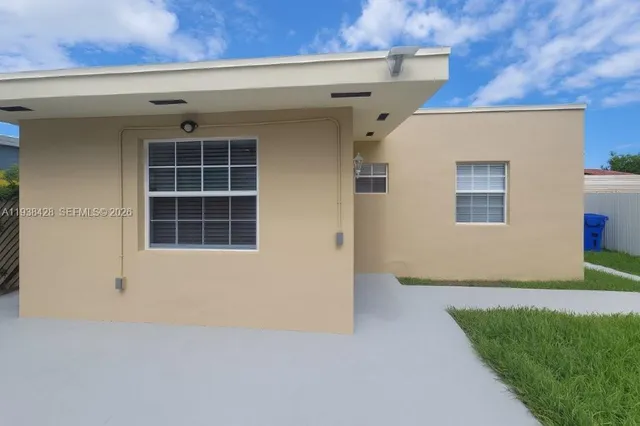 $2,400 | 2265 Southwest 15th Street, Miami, FL 33145