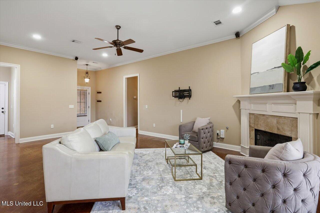 115 Lennox Place Brandon, MS 39042 - Photo 9 of 19 08-115 Lennox Pl _ Home Tours MS