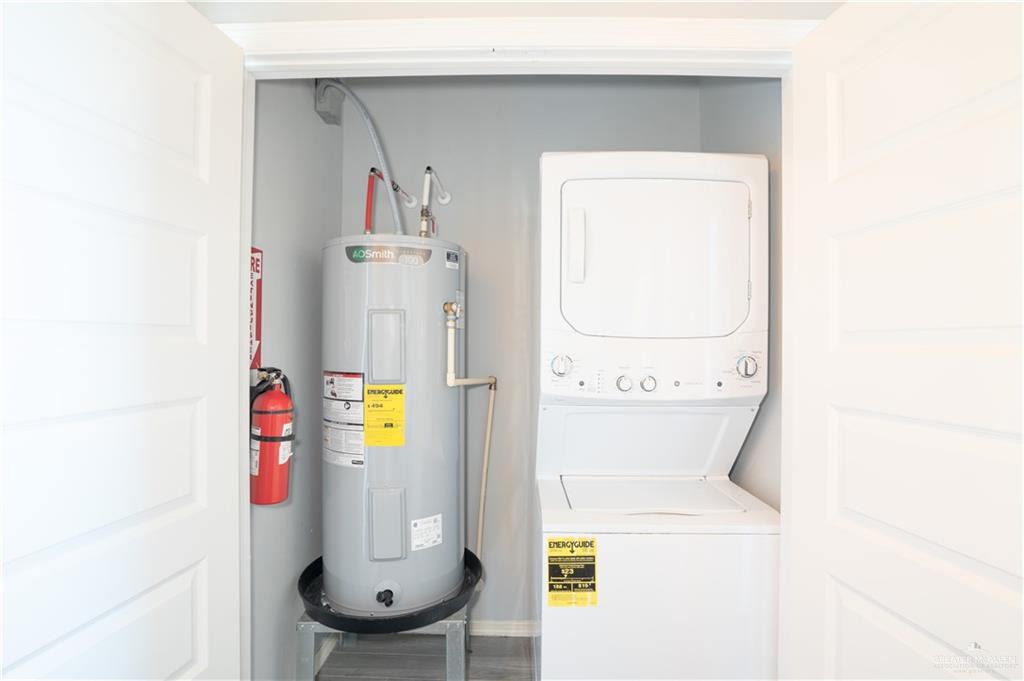 521 North Cynthia Street, Unit 2 McAllen, TX 78501 - Photo 10 of 21 a utility room with dryer and washer