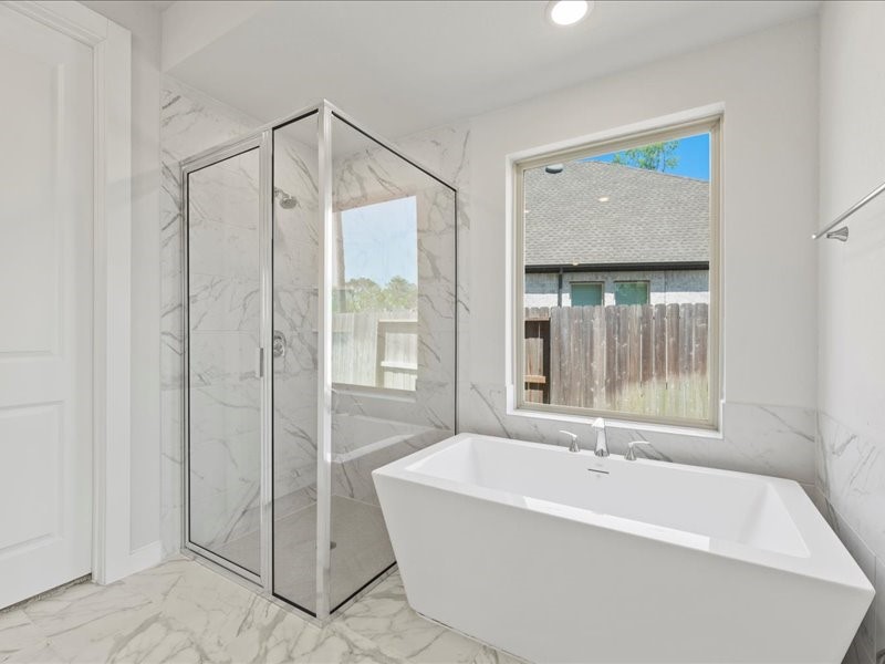 7396 Mount Greylock Loop Porter, TX 77365 - Photo 10 of 21 Primary Bathroom
