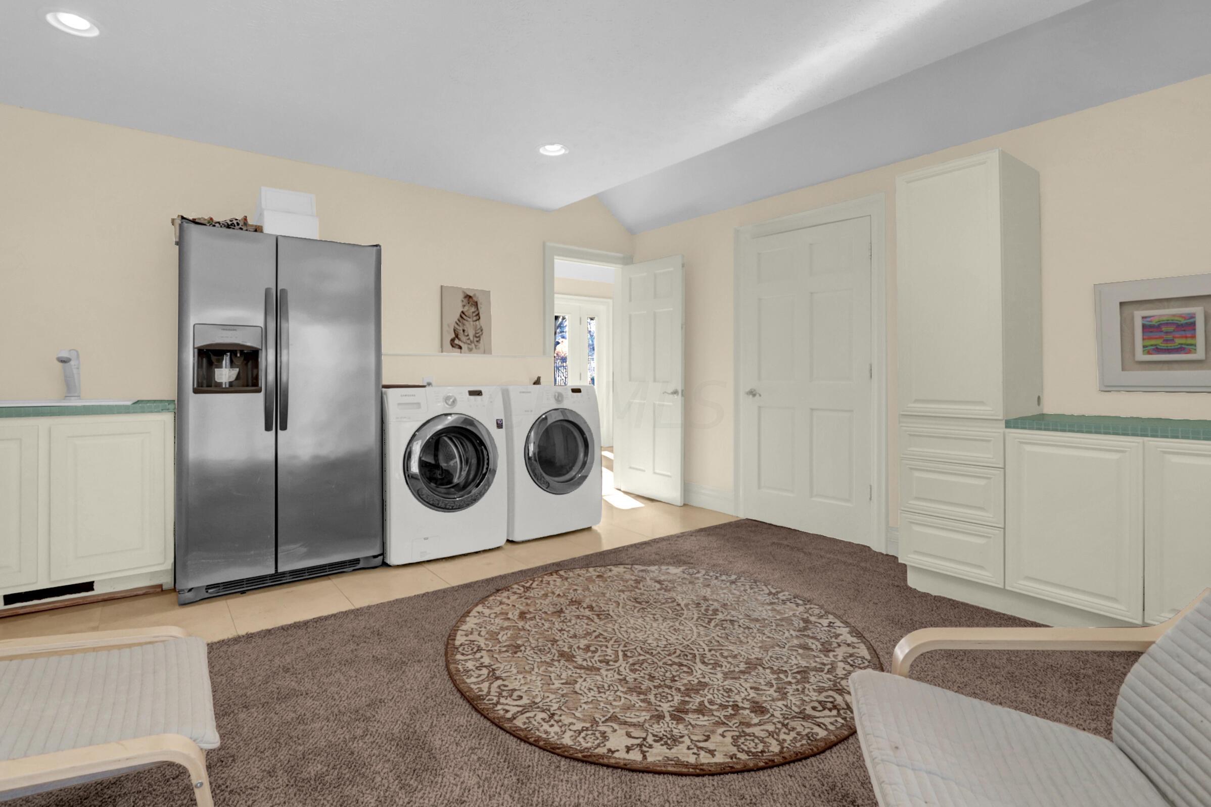 6580 Harriott Road Powell, OH 43065 - Photo 20 of 35 Laundry Room