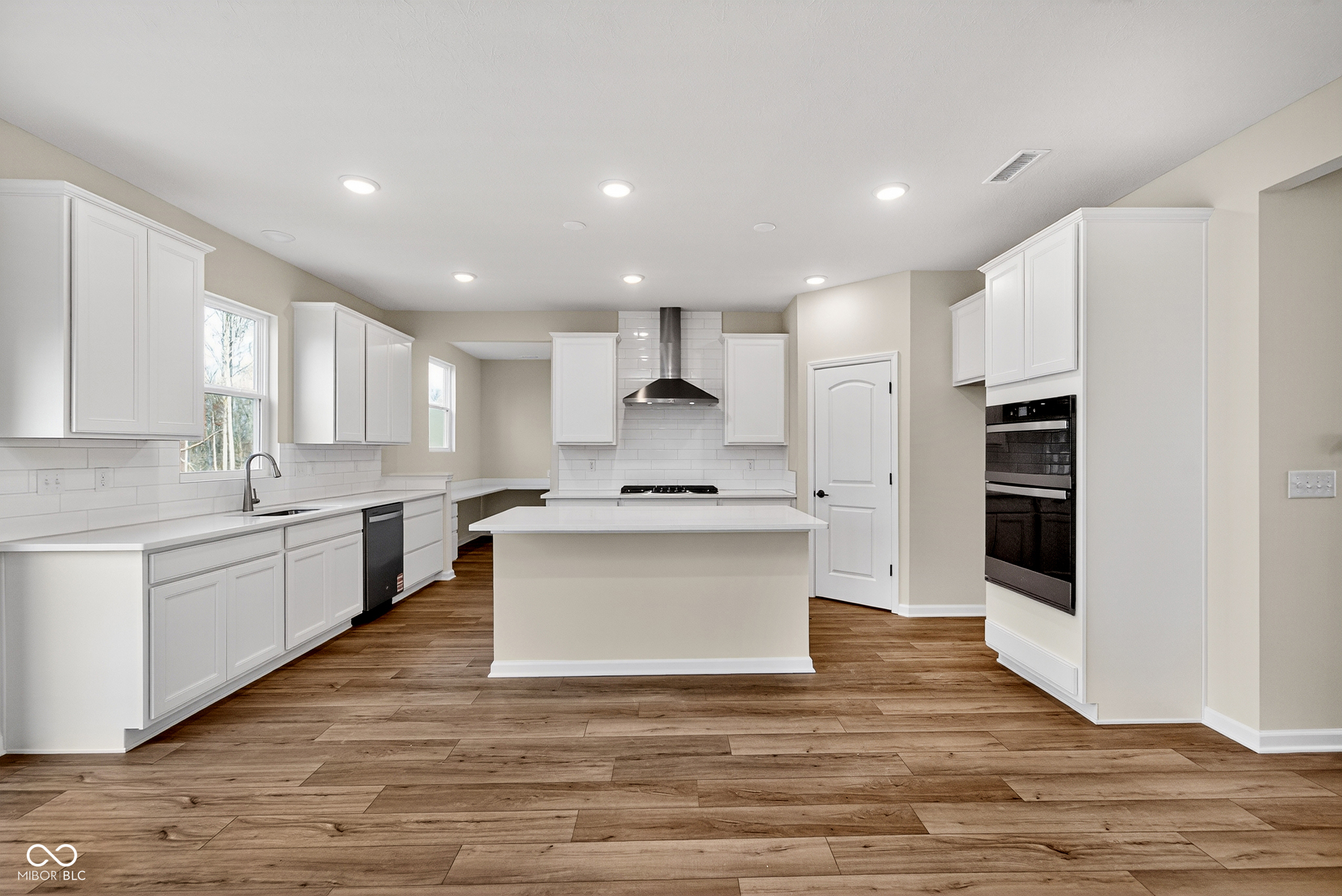 906 Rivendell Drive Avon, IN 46123 - Photo 6 of 38