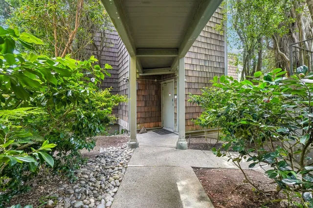 a view of entrance of the house