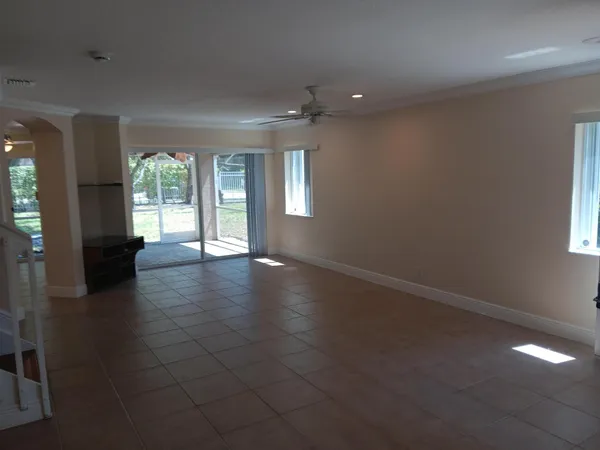 $3,000 | 4983 Pinemore Lane, Lake Worth, FL 33463