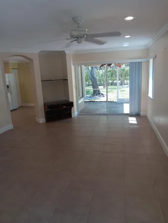 $3,000 | 4983 Pinemore Lane, Lake Worth, FL 33463