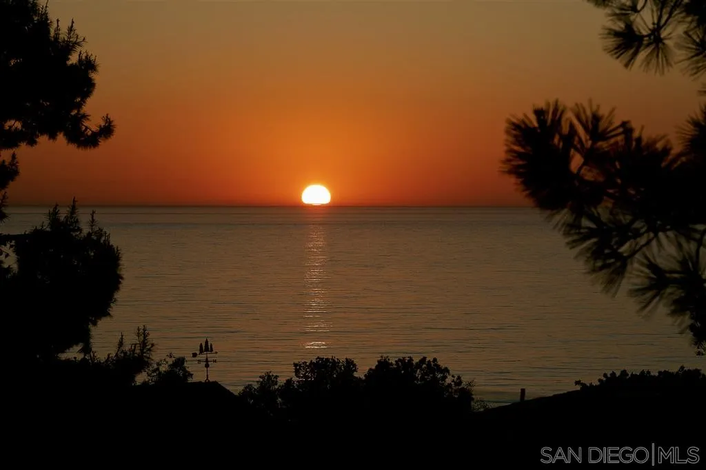 116 Nob Avenue Del Mar, CA 92014 - Photo 25 of 25 a view of an ocean