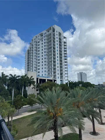 $2,350 | 10 Southwest South River Drive, Unit 712, Miami, FL 33130
