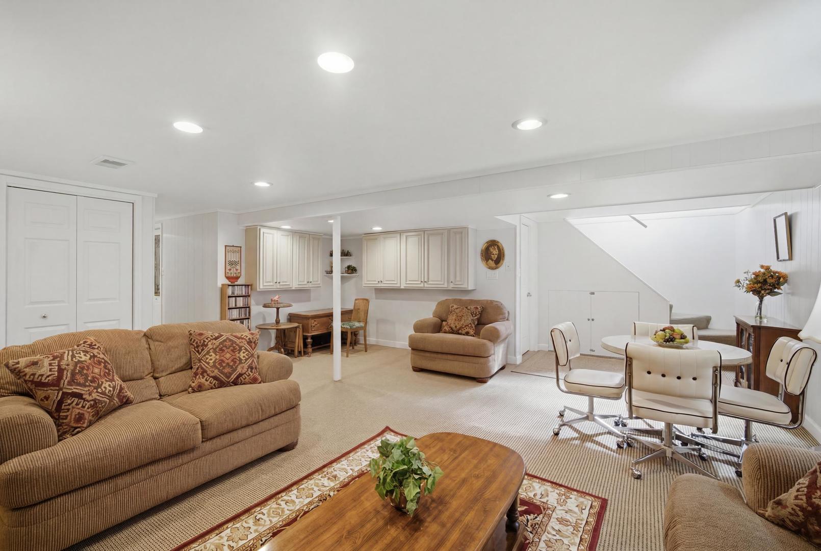 115 Michael Manor Glenview, IL 60025 - Photo 16 of 24