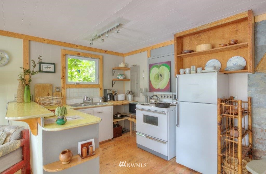 1070 East Benson Lake Road Grapeview, WA 98546 - Photo 11 of 15 Gallery Image 11