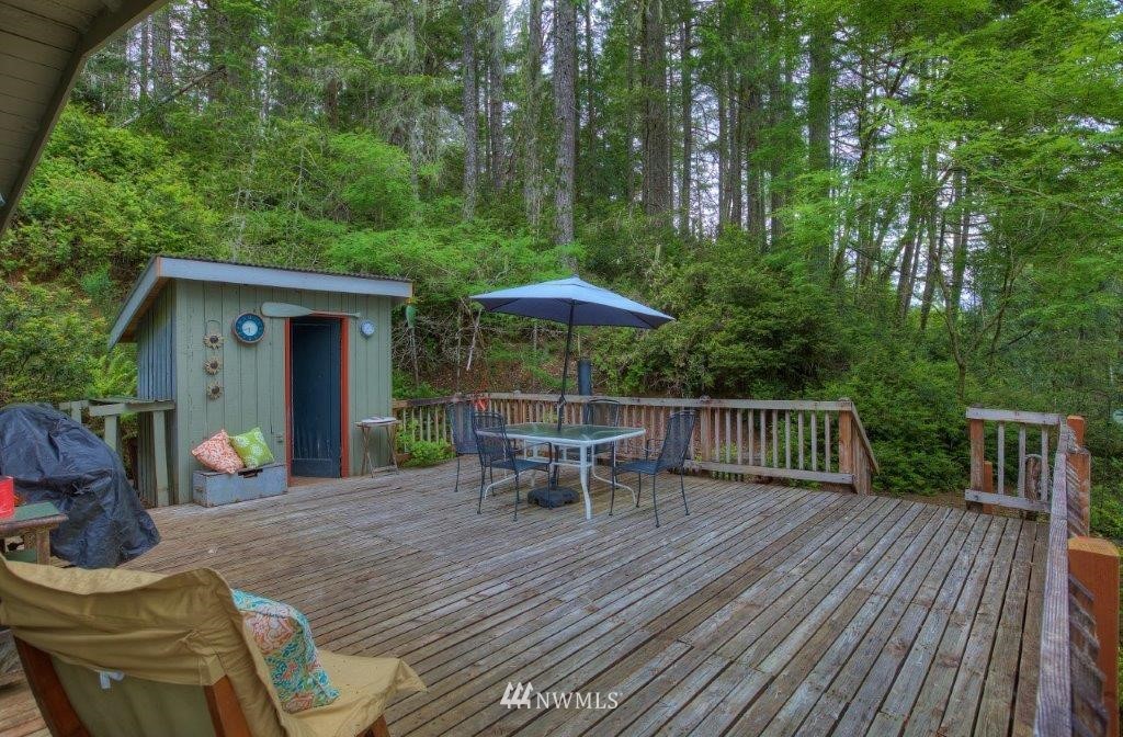 1070 East Benson Lake Road Grapeview, WA 98546 - Photo 9 of 15 Gallery Image 9