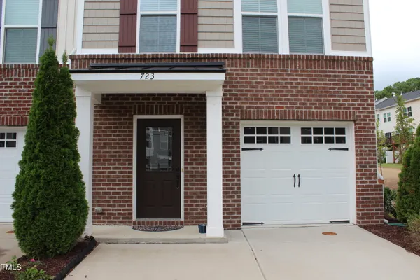 $2,195 | 723 Suffield Way, Cary, NC 27519
