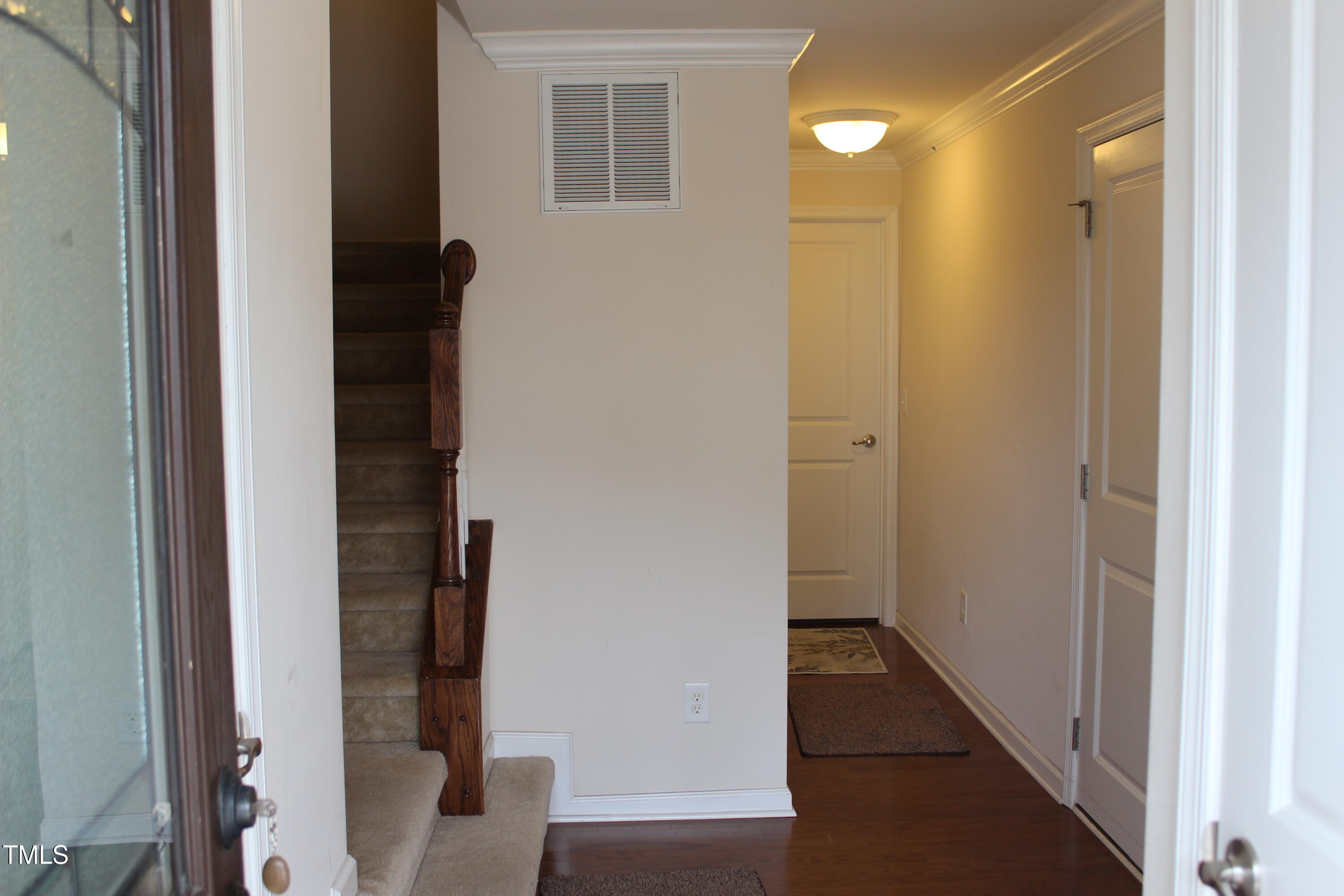 723 Suffield Way Cary, NC 27519 - Photo 4 of 17 IMG_2920