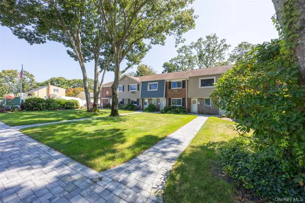 $3,100 | 40 West 4th Street, Unit 7, Patchogue, NY 11772