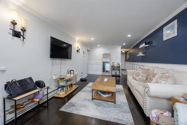 $3,100 | 40 West 4th Street, Unit 7, Patchogue, NY 11772